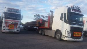 Nu är fackverken påväg till den fribärande delen på K200 Hobolelva