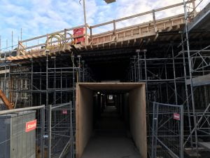 CUPLOK och portal över GC-väg till en plattrambro. Förbifart Stockholm FSE62, Tpl Häggvik